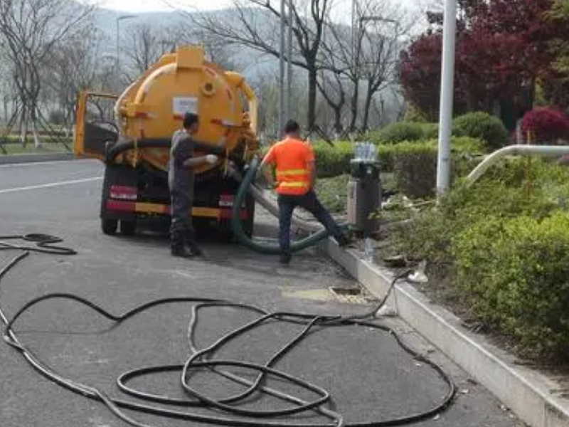 江汉区杨汊湖疏通下水道100