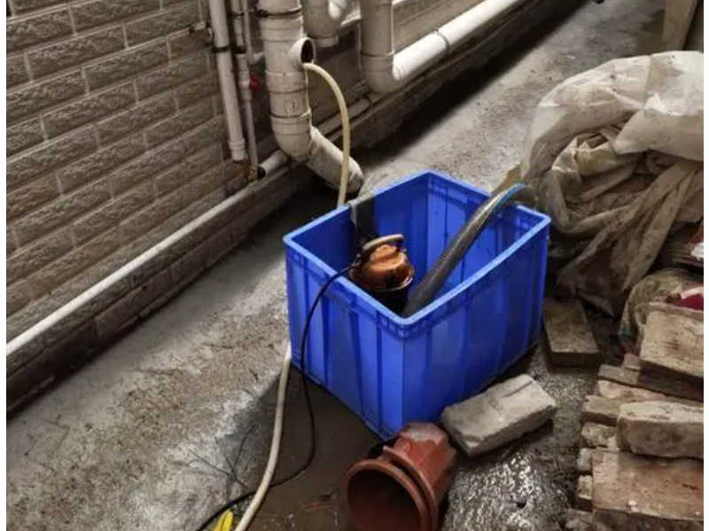 江汉路中央荣御查找马桶疏通电话？宝利金疏通马桶菜池