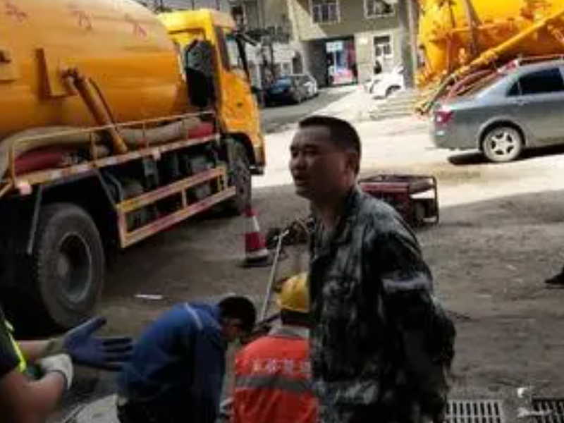 武汉江汉路中央荣御专业疏通马桶、蹲便器、下水道堵塞